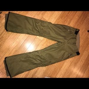 Women’s Rossignol olive green snowboarding pant